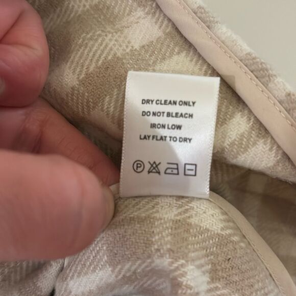 L’Acadamie Zuma Plaid Beige Women's Oversized Shacket - Picture 6 of 7